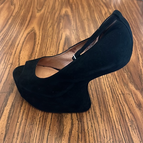 CJeffery Campbell dayzz Suede Platform Curved Heel Adjustable Strap Pumps Heels - Picture 7 of 16